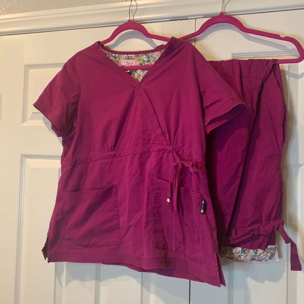 Koi Scrub Set, Raspberry XL